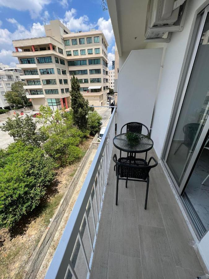 Amalia Residences Никозия Екстериор снимка
